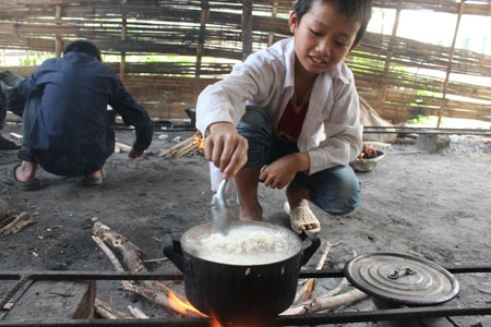 Xót xa Tà Hộc... - 9 Một nồi cơm này phải gánh đến 6, 7 miệng ăn