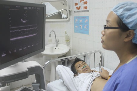 Đáng thương bệnh nhân gặp cảnh nếu bác sĩ “buông tay là chết” - 3 Đáng thương bệnh nhân gặp cảnh nếu bác sĩ “buông tay là chết”