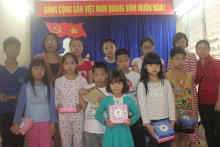 Bánh ngọt Thu Hương tặng 52 suất bánh trung thu đến các em nhỏ phường Phúc Tân - 3 Bánh ngọt Thu Hượng tặng 52 suất bánh trung thu đến các em nhỏ phường Phúc Tân
