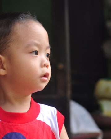 Bất ngờ khi bé Đăng Vương có thể nghe, nói trở lại