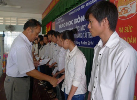 40 suất học bổng “Hành động vì những ước mơ” đến với học sinh nghèo An Giang - 3 40 suất học bổng “Hành động vì những ước mơ” đến với học sinh nghèo An Giang