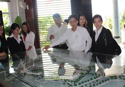 Thị trường BĐS tê liệt: Bong bóng chỉ xì chứ không nổ - 1 Thị trường BĐS tê liệt: Bong bóng chỉ xì chứ không nổ - 1