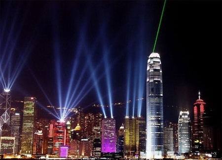 Chiêm ngưỡng 14 thành phố đẹp nhất trong đêm - 13