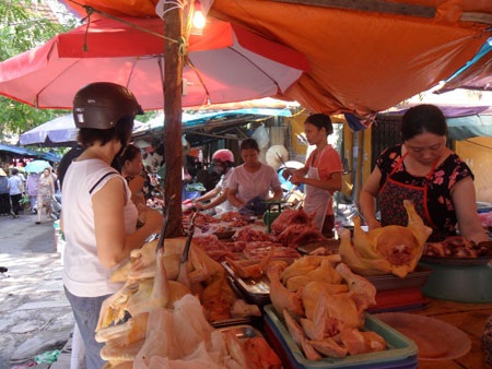 Thịt lợn, rau tăng giá bất thường vì đâu? - 1