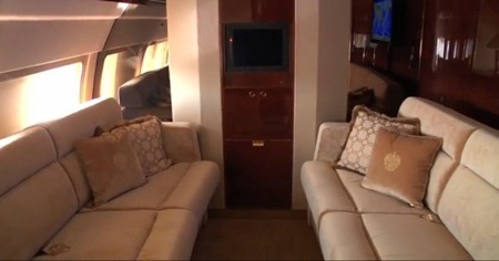 Ngắm chuyên cơ dát vàng của tỷ phú Donald Trump - 5 Ngắm chuyên cơ dát vàng của tỷ phú Donald Trump - 5