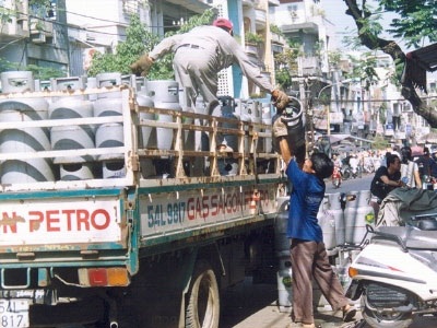 Lo mua nhầm bom nổ chậm - 1 Lo mua nhầm bom nổ chậm - 1