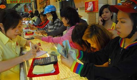 Vàng trong nước áp sát mức 4,2 triệu đồng/chỉ - 2