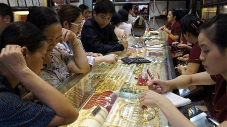 Nhập 10 tấn vàng vẫn chưa đủ bình ổn thị trường? - 1 Nhập 10 tấn vàng vẫn chưa đủ bình ổn thị trường? - 1