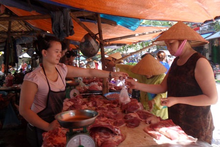 Lạm phát: Hà Nội "nguội", TP.HCM "nóng" - 1 Lạm phát: Hà Nội "nguội", TP.HCM "nóng" - 1
