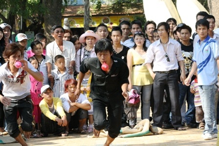 80% người tiêu dùng châu Á quan tâm ăn uống và giải trí - 1