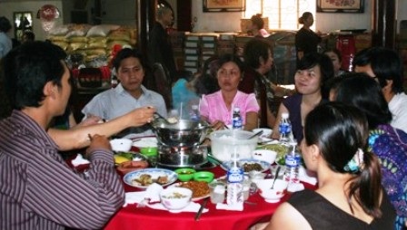 80% người tiêu dùng châu Á quan tâm ăn uống và giải trí - 2