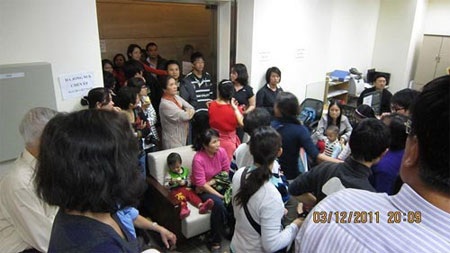 Tòa nhà cao nhất Việt Nam dọa cắt thang máy - 2