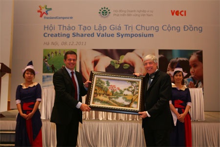 “Doanh nghiệp Việt vẫn sống trong bong bóng xã hội” - 3 “Doanh nghiệp Việt vẫn sống trong bong bóng xã hội” - 3