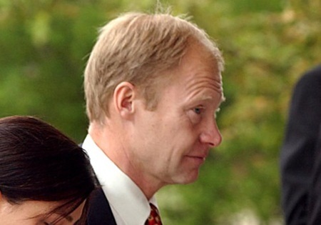 Nhìn lại những vụ bê bối đình đám của giới tỷ phú - 2