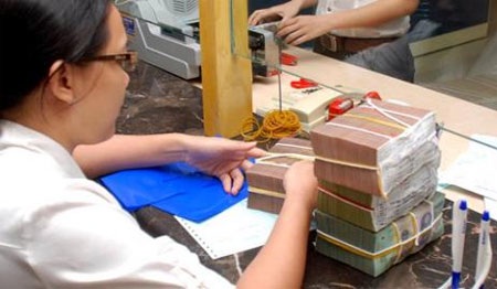Lãi suất cho vay vẫn cao chót vót: Nghi vấn lớn - 1 Lãi suất cho vay vẫn cao chót vót: Nghi vấn lớn - 1