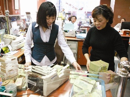 Cao, thấp thưởng Tết ngân hàng - 1 Cao, thấp thưởng Tết ngân hàng - 1