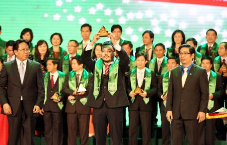 Tôn vinh 200 doanh nghiệp Sao Vàng đất Việt 2011 - 1