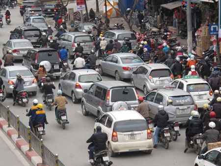 Kinh doanh taxi tại Hà Nội: Manh mún và bát nháo - 1 Kinh doanh taxi tại Hà Nội: Manh mún và bát nháo - 1