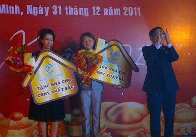 Thưởng tết là ngôi nhà trị giá 8 tỉ đồng - 1 Thưởng tết là ngôi nhà trị giá 8 tỉ đồng - 1