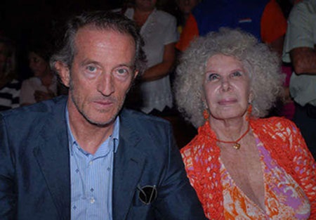 Những chuyện “gây sốc” của nữ tỷ phú thế giới - 1