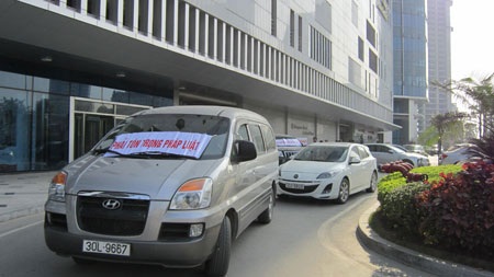 Keangnam vẫn chưa “lên tiếng” vụ cư dân bị hành hung - 1 Keangnam vẫn chưa “lên tiếng” vụ cư dân bị hành hung - 1