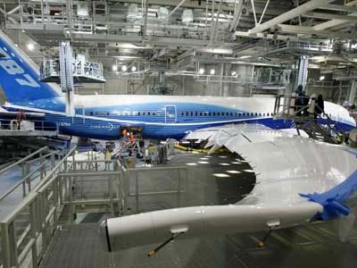 “Vận đỏ” liên tiếp đến với Boeing  - 1 “Vận đỏ” liên tiếp đến với Boeing  - 1