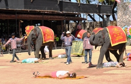 Thái Lan chi 5 triệu USD cho du lịch sau lũ - 5