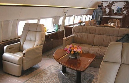 Chiêm ngưỡng máy bay mạ vàng của tổng thống Ukraina - 3 Chiêm ngưỡng máy bay mạ vàng của tổng thống Ukraina - 3