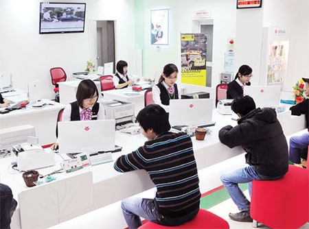 Giảm lãi suất, đi chậm không vấp… - 1 Giảm lãi suất, đi chậm không vấp…