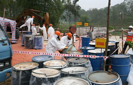 Xử lý ô nhiễm môi trường do hóa chất: Cần văn bản hướng dẫn chi tiết