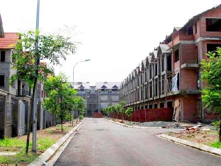 Đáng ngờ dự án đất nền phía Tây tăng giá - 1 Đáng ngờ dự án đất nền phía Tây tăng giá