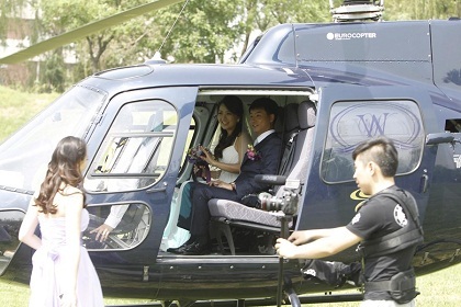 Nhà giàu Trung Quốc đua nhau thuê máy bay đón dâu - 3 Nhà giàu Trung Quốc đua nhau thuê máy bay đón dâu