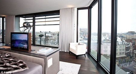 Choáng với “trò lố” khoe giàu của đại gia - 5 Choáng với “trò lố” khoe giàu của đại gia