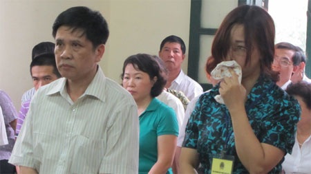 Nhận tiền “lót tay”, nguyên Phó Tổng giám đốc BIDV hầu tòa - 1 Nhận tiền “lót tay”, nguyên Phó Tổng giám đốc BIDV hầu tòa