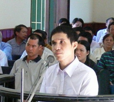 Nguyên giám đốc một chi nhánh ngân hàng Agribank bị khởi tố - 1 Bị cáo Trung là một trong những người liên quan đến vụ án trước đó bị khởi tố.