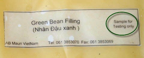 Hãi hùng nhân bánh trung thu làm sẵn - 2 Dòng chữ trên những gói sản phẩm