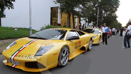 Đại gia Việt nguy khốn: Bỏ đam mê, bán bớt tài sản - 1 Do các đại gia gặp khó khăn, sẽ không thấy dàn siêu xe hội tụ tại Car Passion 2012?