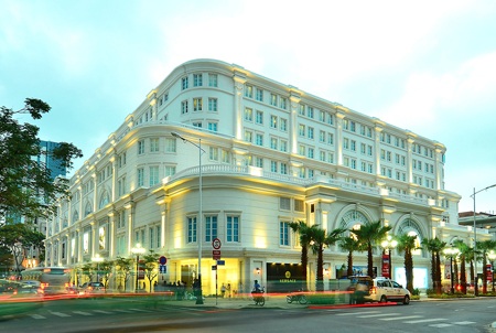 Săn hàng hiệu “khủng” tại Vincom Center A