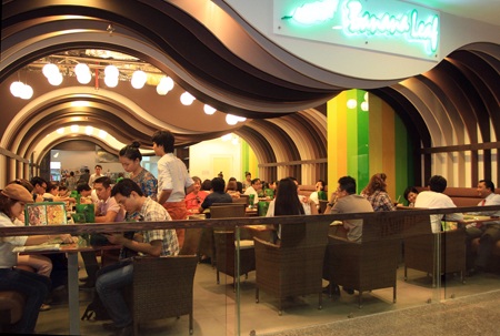 Săn hàng hiệu “khủng” tại Vincom Center A