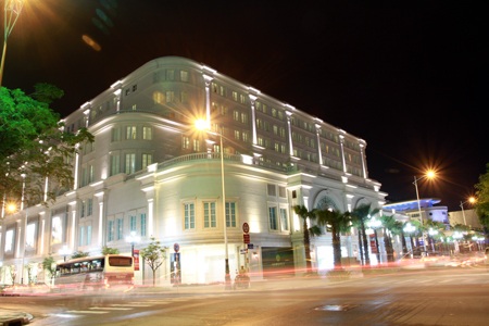 Vincom Center A về đêm như viên ngọc lấp lánh giữa lòng Sài Gòn