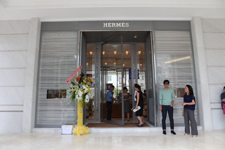 Săn hàng hiệu “khủng” tại Vincom Center A