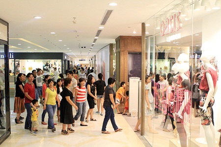 Săn hàng hiệu “khủng” tại Vincom Center A