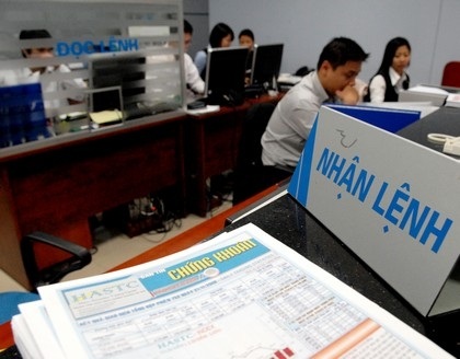 Lộ diện chiêu bài bán khống - 1 Lộ diện chiêu bài bán khống