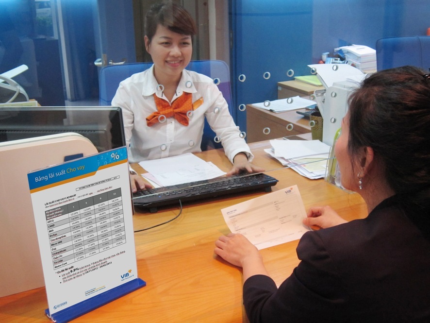 Ngân hàng đầu tiên công khai lãi suất cho vay - 1 Ngân hàng đầu tiên công khai lãi suất cho vay