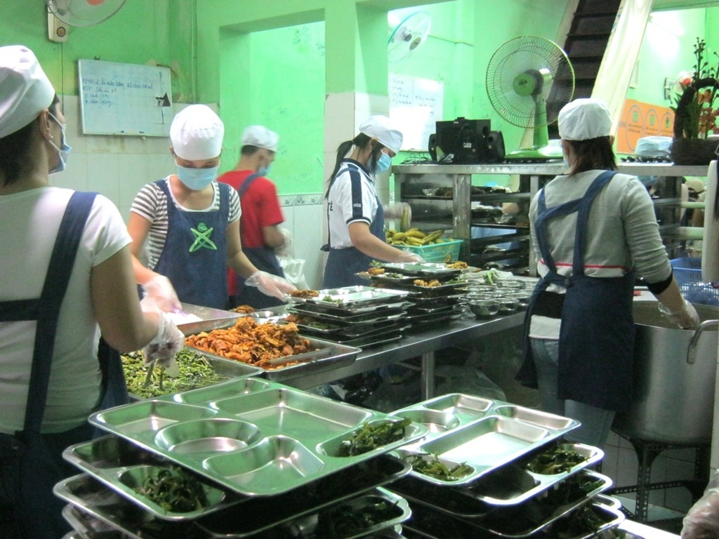 Quán cơm 2.000 đồng ở TP HCM - 6 Quán cơm 2.000 đồng ở TP HCM