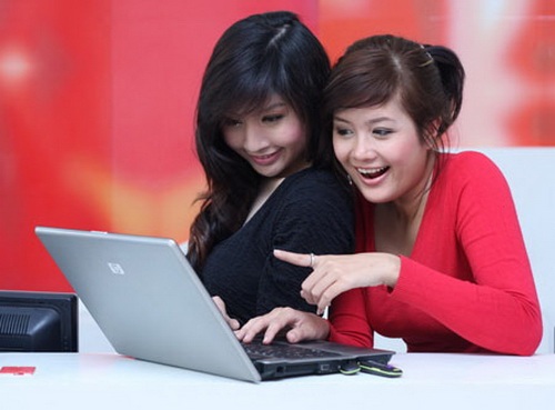 Mua sắm online phát triển mạnh.