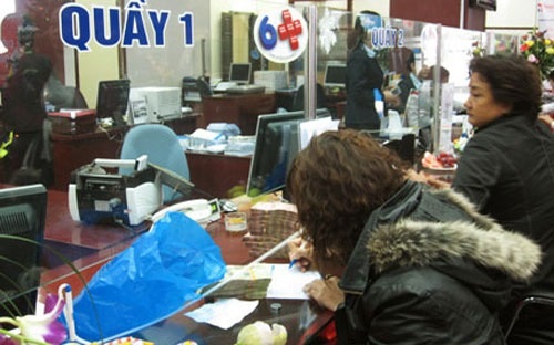 Nhân sự ngân hàng biến động mạnh - 1 Một số ngân hàng đã đẩy mạnh sa thải nhân viên.