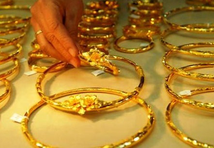 Loại tay chơi lớn khỏi thị trường vàng