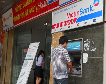 Thẻ Vietinbank: Tự tin hội nhập - 1 VietinBank là ngân hàng đi đầu trong việc cung cấp sản phẩm dịch vụ thẻ trên thị trường.