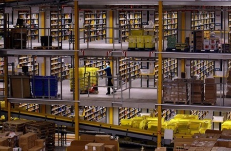 Cận cảnh kho hàng khổng lồ của Amazon - 4 Một tầng là không đủ để chưa tất cả hàng hóa mà Amazon muốn bán